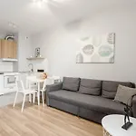 Chill Airport Ursynow Apartman *
