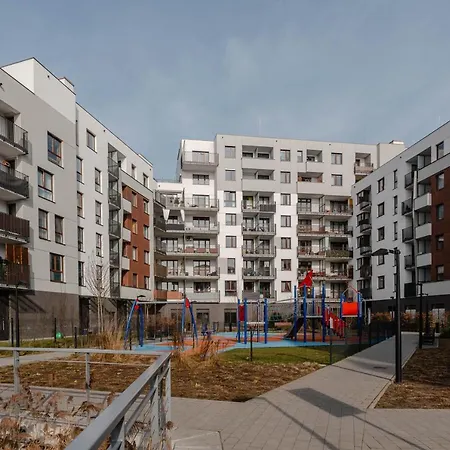 Chill Airport Ursynow * 바르샤바